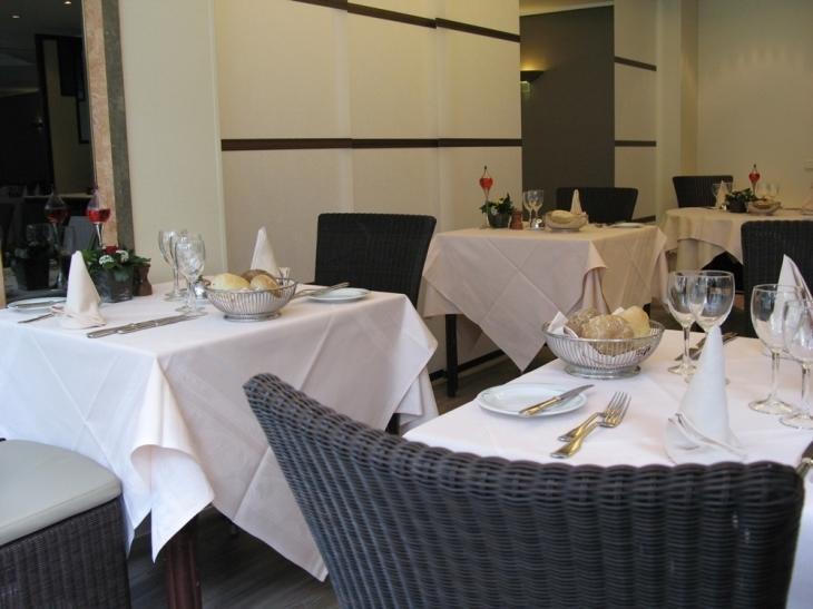 Hotel Best Western County House Saint-Gilles Екстериор снимка