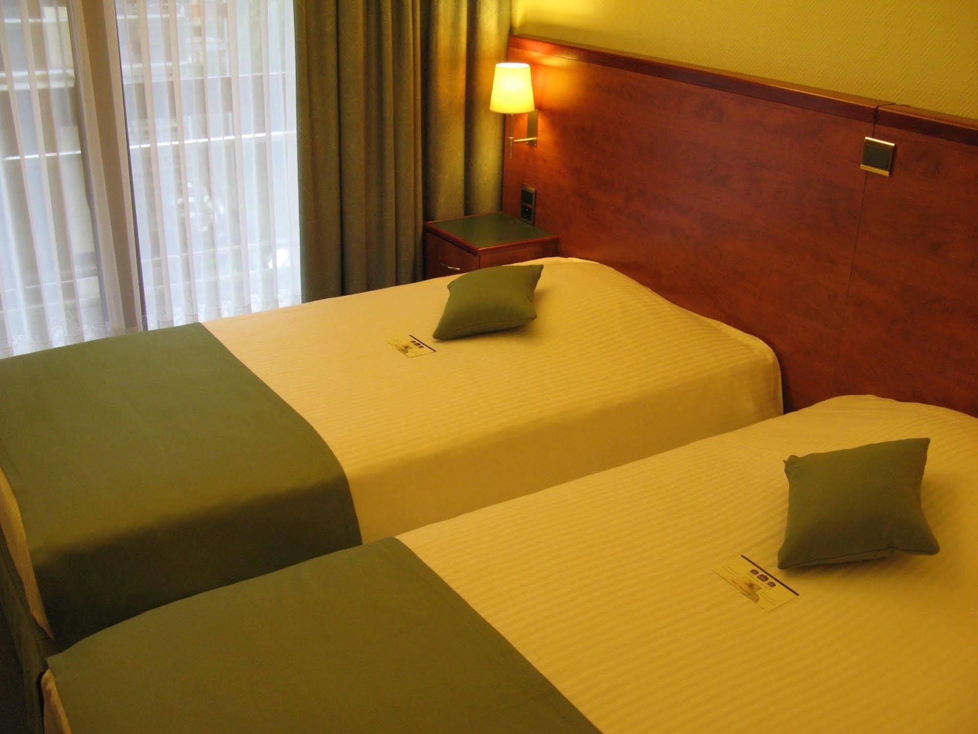 Hotel Best Western County House Saint-Gilles Екстериор снимка