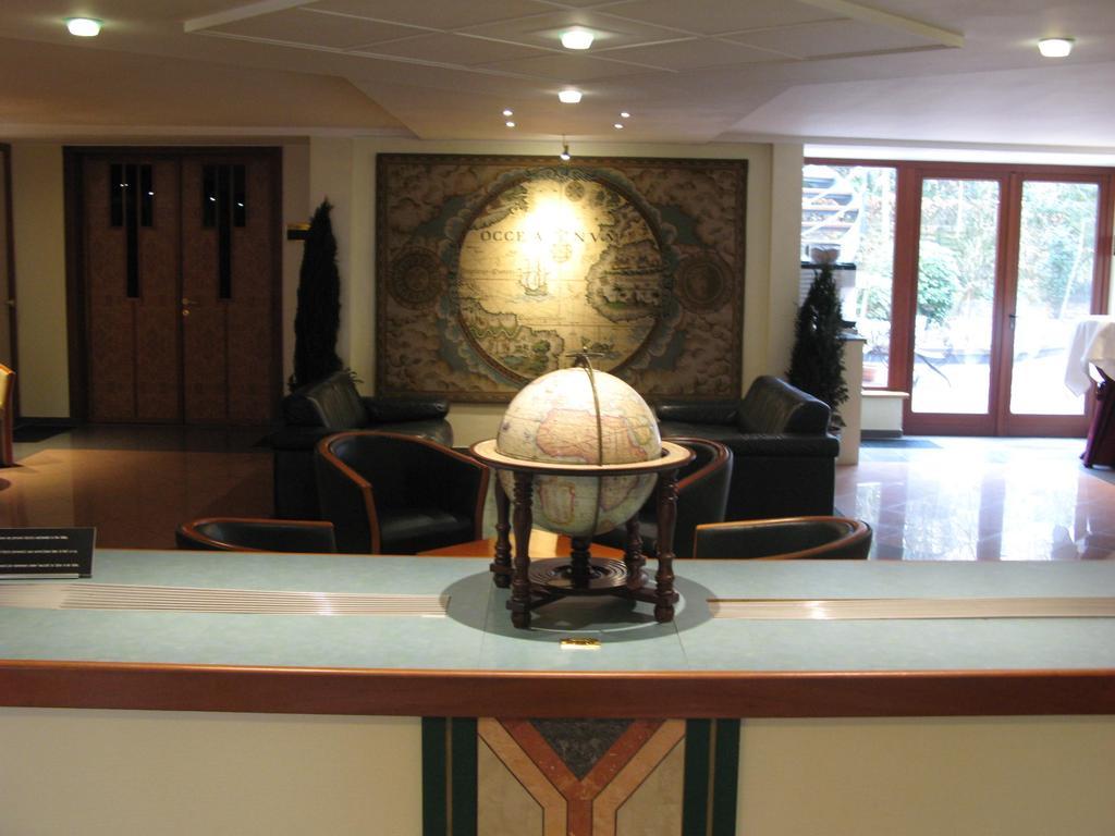 Hotel Best Western County House Saint-Gilles Екстериор снимка